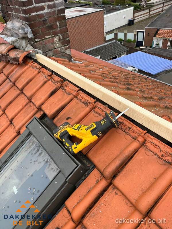 Kosten dak vervangen: werkzaamheden aan pannendak in De Bilt