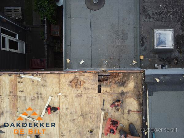 Dakschade en renovatie plat dak vanuit de lucht in De Bilt